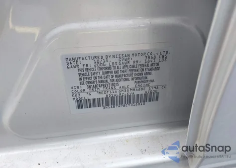 2014 Nissan Sentra Sr z USA, uszkodzony, nr VIN 3N1AB7AP8EY318015